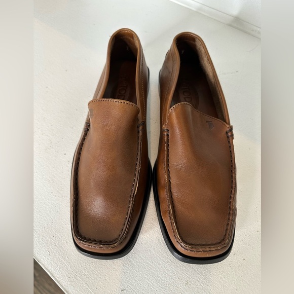 Tod’s Men’s Leather Loafers Tan Slip-On Quiet Luxury Size 8.5 US Made in Italy - Picture 3 of 10